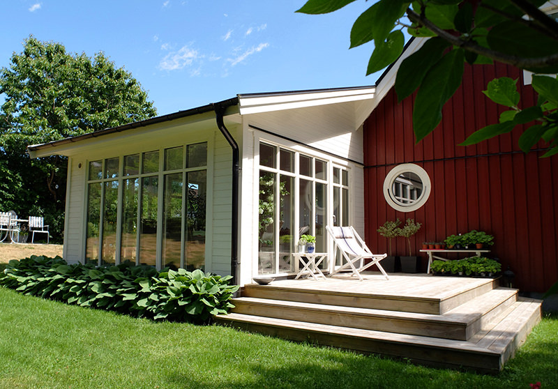 9. Bygga Uterum Inglasad Veranda.jpg